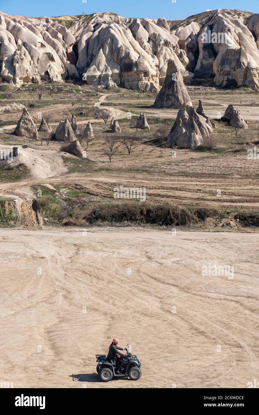 23 février 2018 : un quad dans la vallée de la Rose. Cappadoce, Turquie Banque D'Images