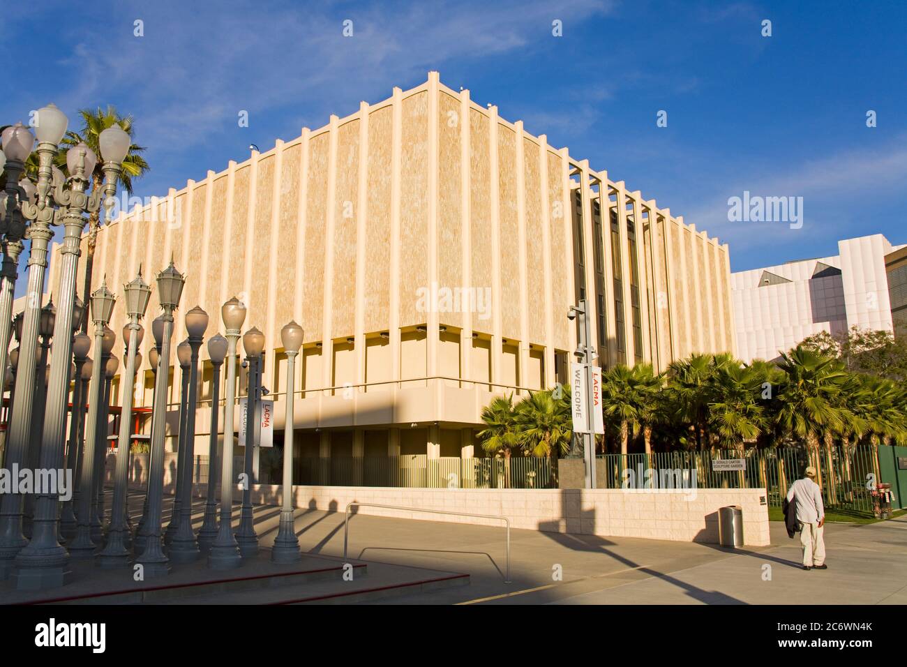 Urban Light par Chris Burden, Los Angeles County Museum of Art, Wilshire Boulevard, Los Angeles, Californie, États-Unis, Amérique du Nord Banque D'Images