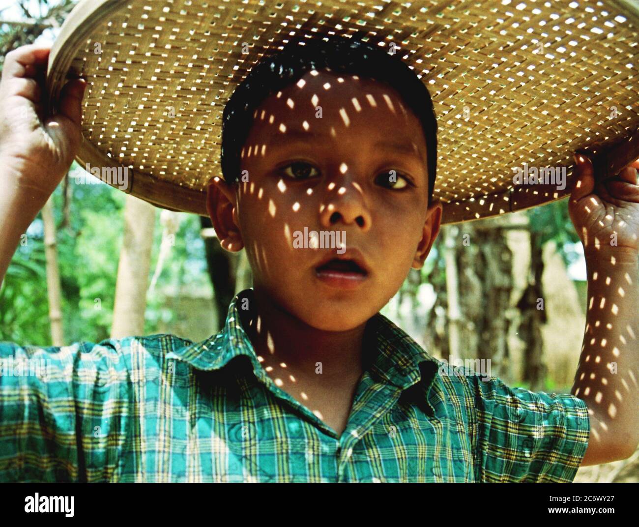 Portrait d'un garçon rural. Sherpur, Dhaka, Bangladesh. 2003. Banque D'Images