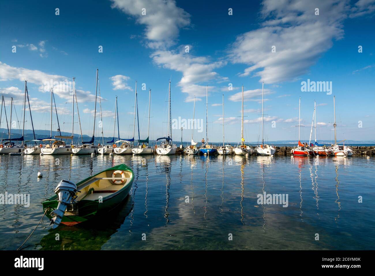 Port d'Yvoire étiqueté les plus Beaux villages de France. Lac Léman, département de haute Savoie, Auvergne-Rhône-Alpes. France. Banque D'Images