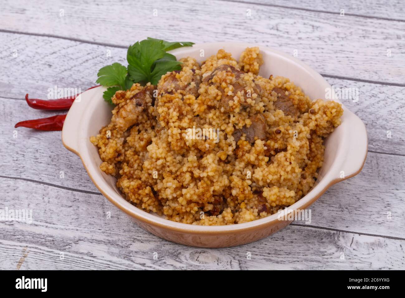 Couscous à la viande et aux épices Banque D'Images