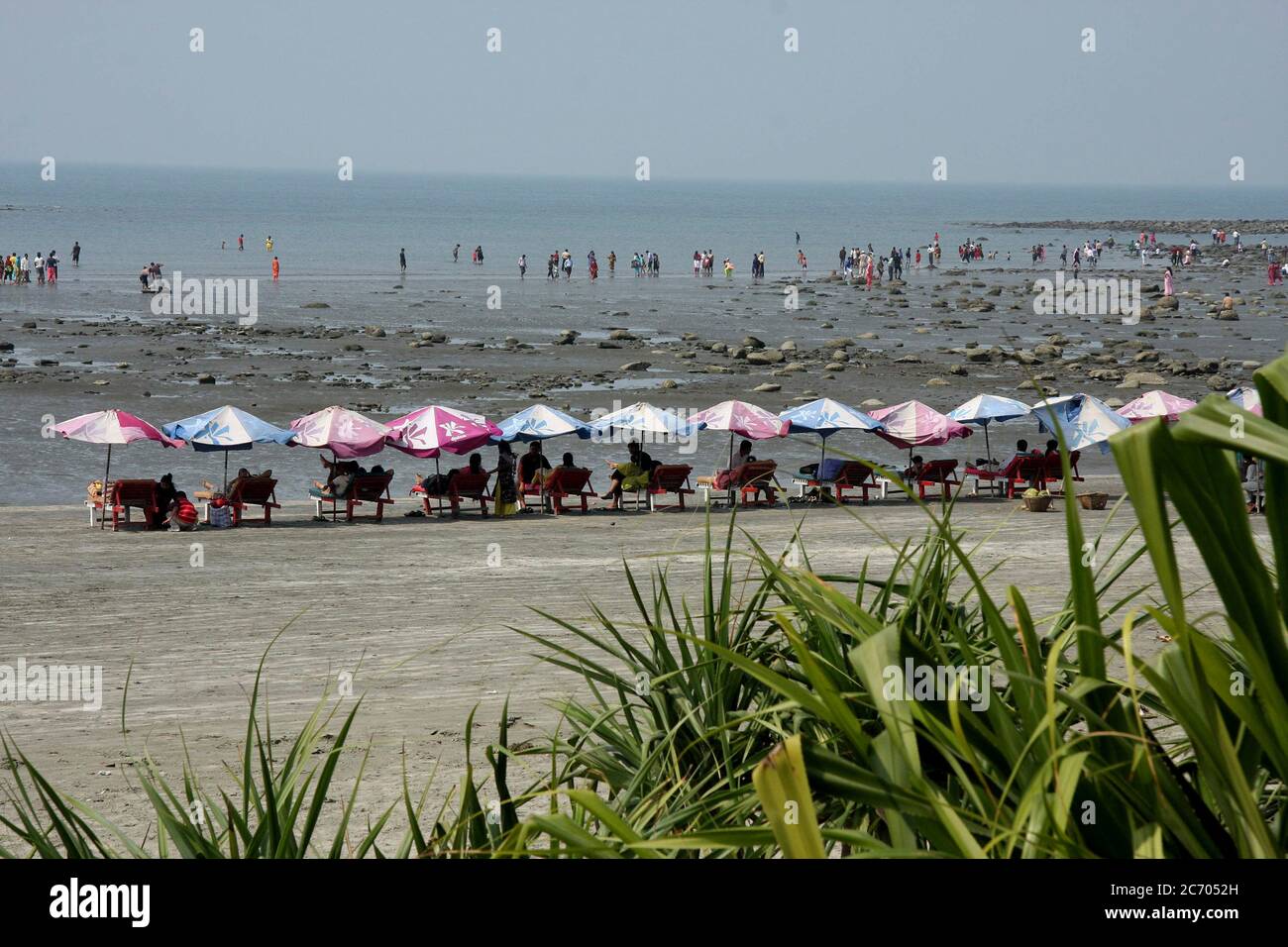 L'île de Saint Martin, connu localement comme Jinjira Narkel, est la seule île de corail et l'un des plus célèbres lieux touristiques du Bangladesh. Cette petite île est située au nord-est de la baie du Bengale, à environ neuf kilomètres au sud de Cox's Bazar. Le Bangladesh. Le 24 février 2009. Banque D'Images