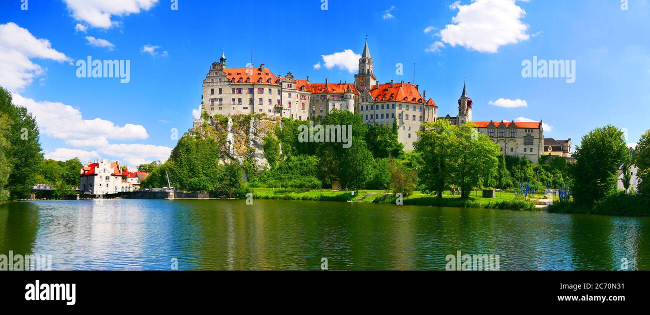 Sigmaringen, Allemagne: Le château est situé au-dessus du Danube Banque D'Images