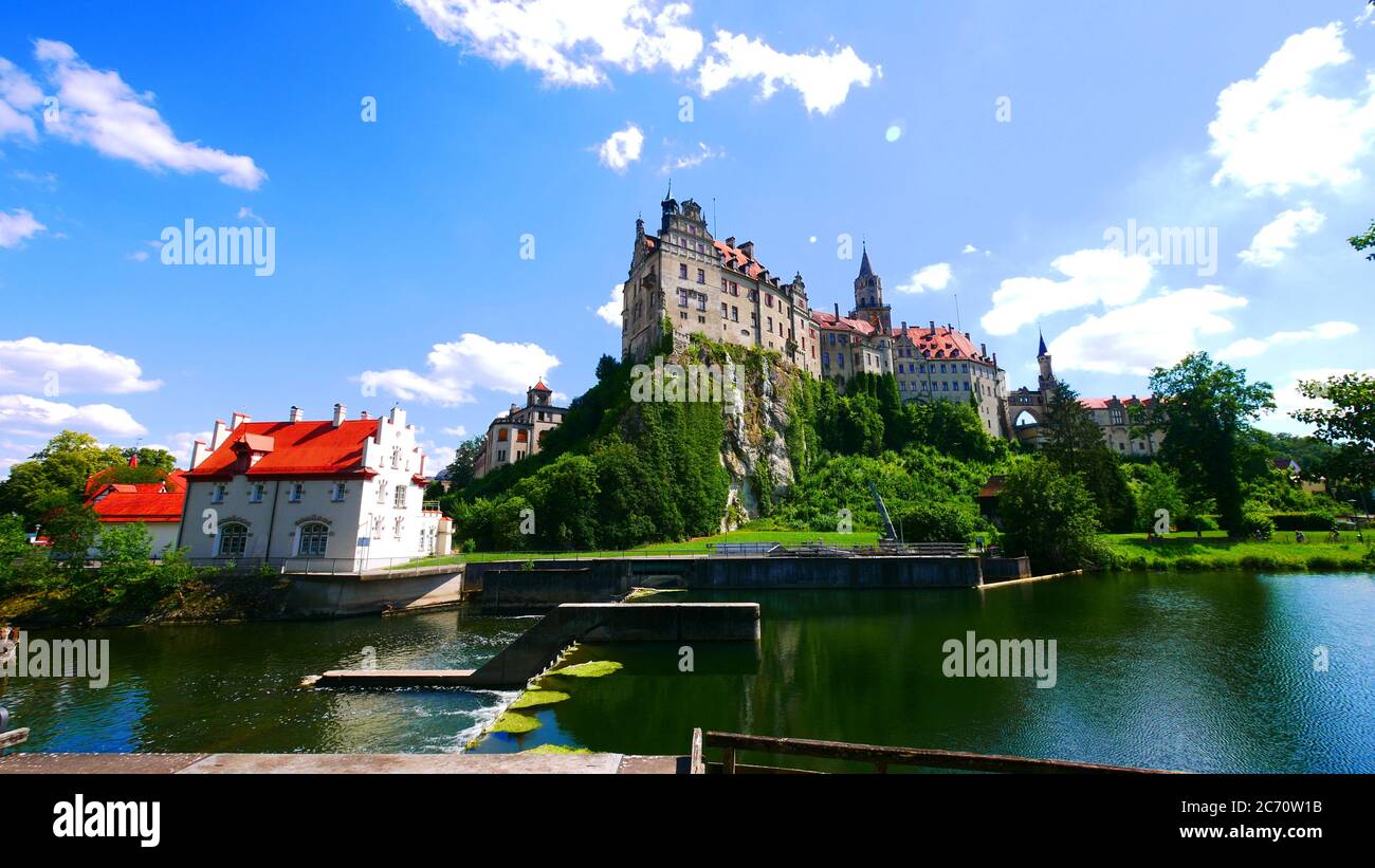 Sigmaringen, Allemagne: Vue sur le château au-dessus du Danube Banque D'Images