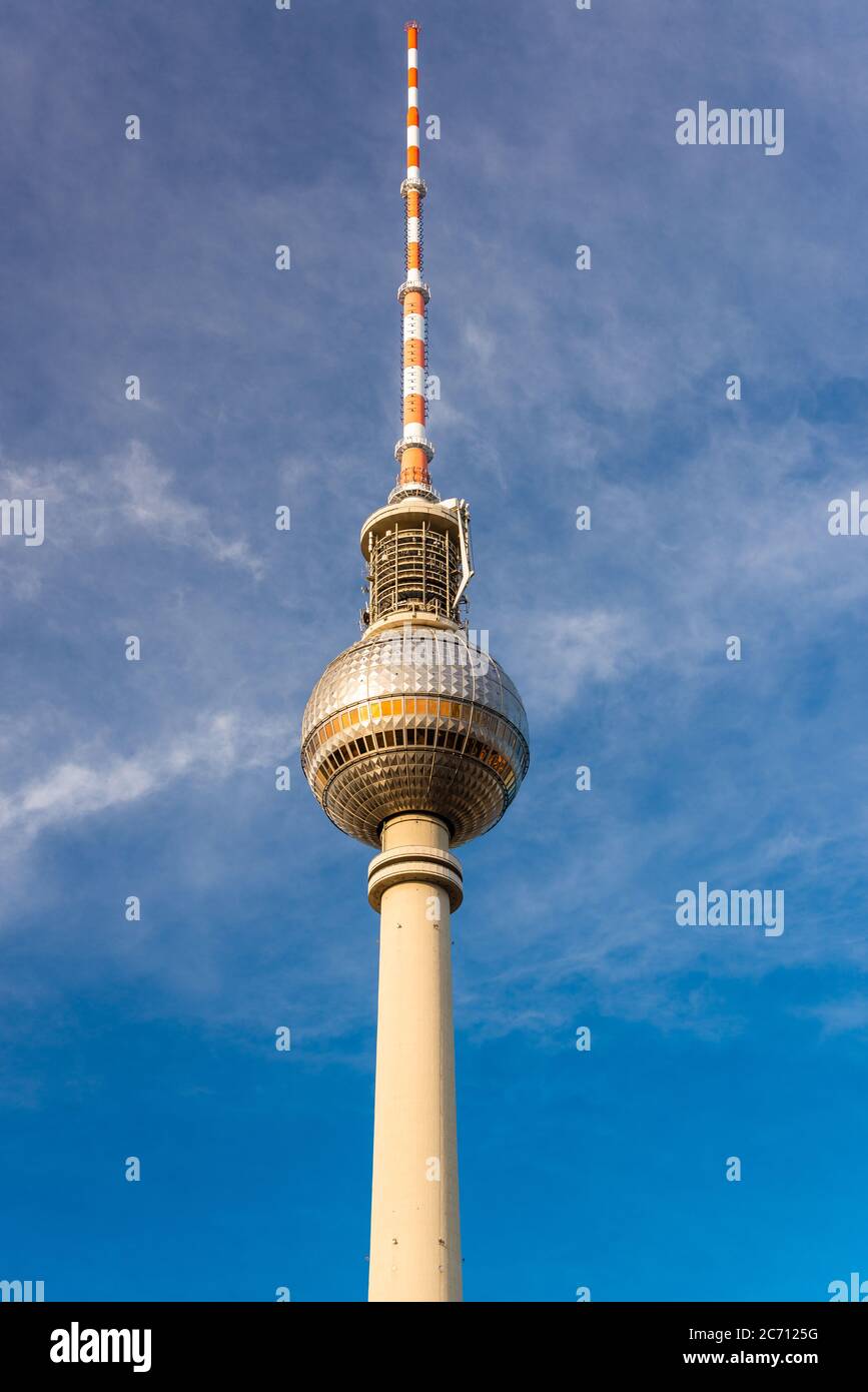 Berlin, Allemagne à la tour de télévision Fernsehturm. Banque D'Images