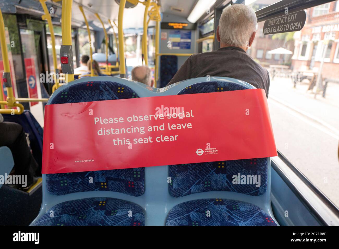 Restrictions de places dans un bus londonien. Banque D'Images