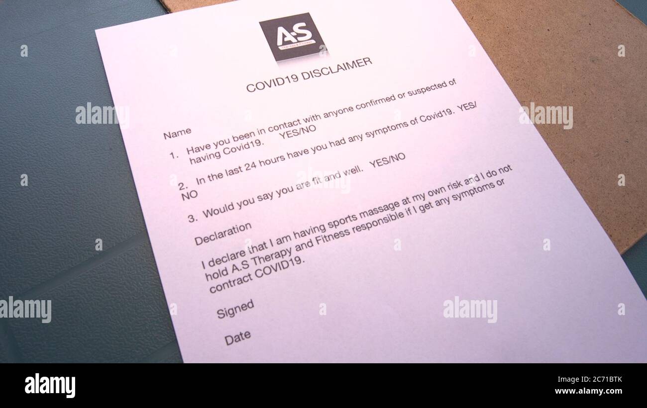 Un formulaire de non-responsabilité qui doit être rempli avant un rendez-vous à AS Therapy and Fitness à Leeds, qui a ouvert lundi. Les bars à ongles, les salons de beauté, les ateliers de tatouage et de massage, les entreprises de physiothérapie, les spas et les services de perçage peuvent rouvrir dans la dernière levée des restrictions en Angleterre. Voir PA Story SANTÉ coronavirus. Le crédit photo devrait se lire comme suit : Richard McCarthy/PA Wire Banque D'Images
