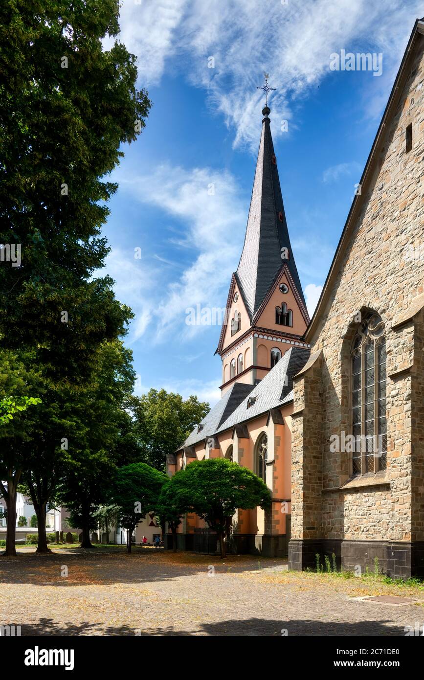 Église paroissiale catholique Saint-Johann Baptist à Bad Honnef, district de Rhein-Sieg, Rhénanie-du-Nord-Westphalie, Allemagne Banque D'Images