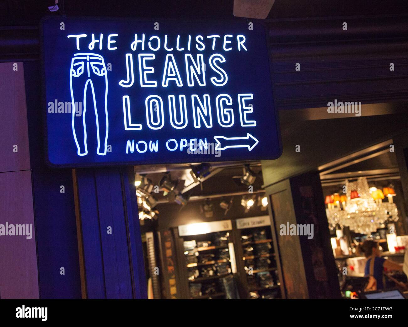 Nice, France 2015-10-28 le magasin Hollister à Nice sur la Côte d'Azur. Photo Jeppe Gustafsson Banque D'Images