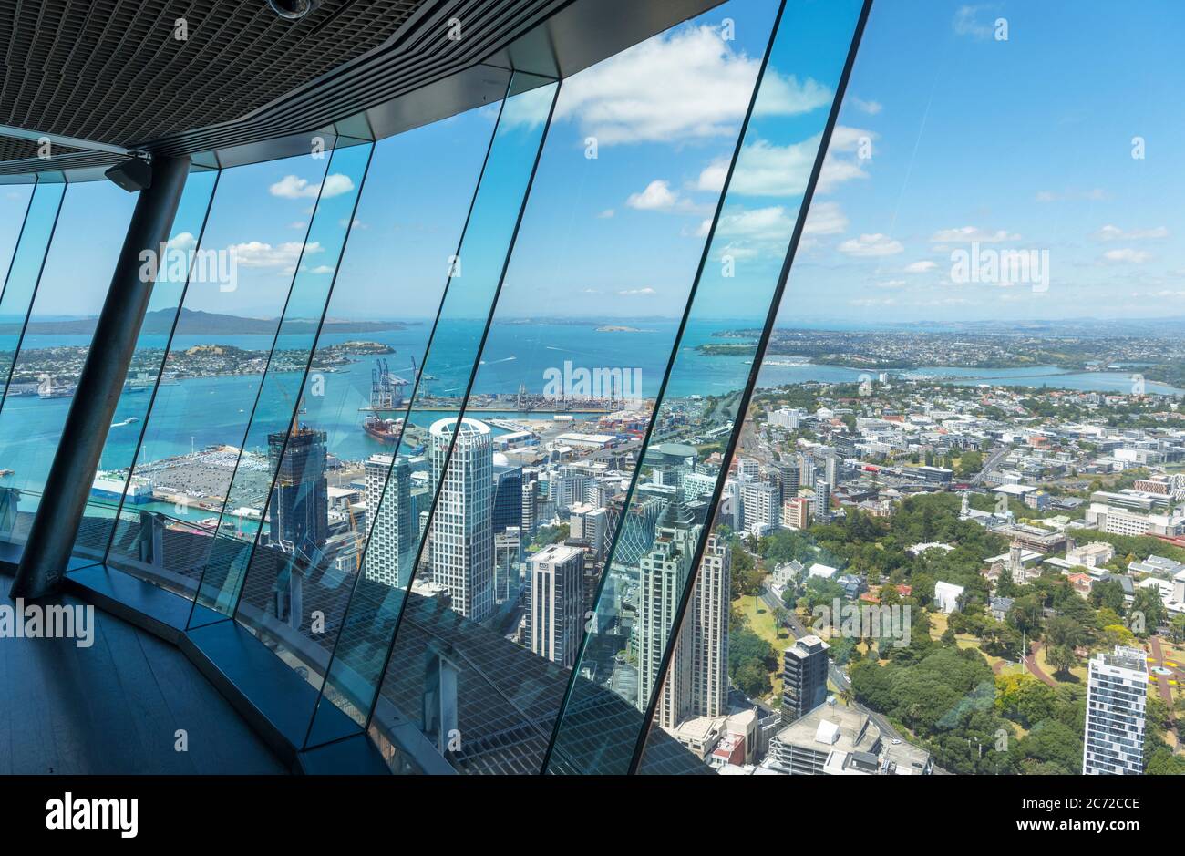 Vue depuis la terrasse panoramique de la Sky Tower, Auckland, Nouvelle-Zélande Banque D'Images