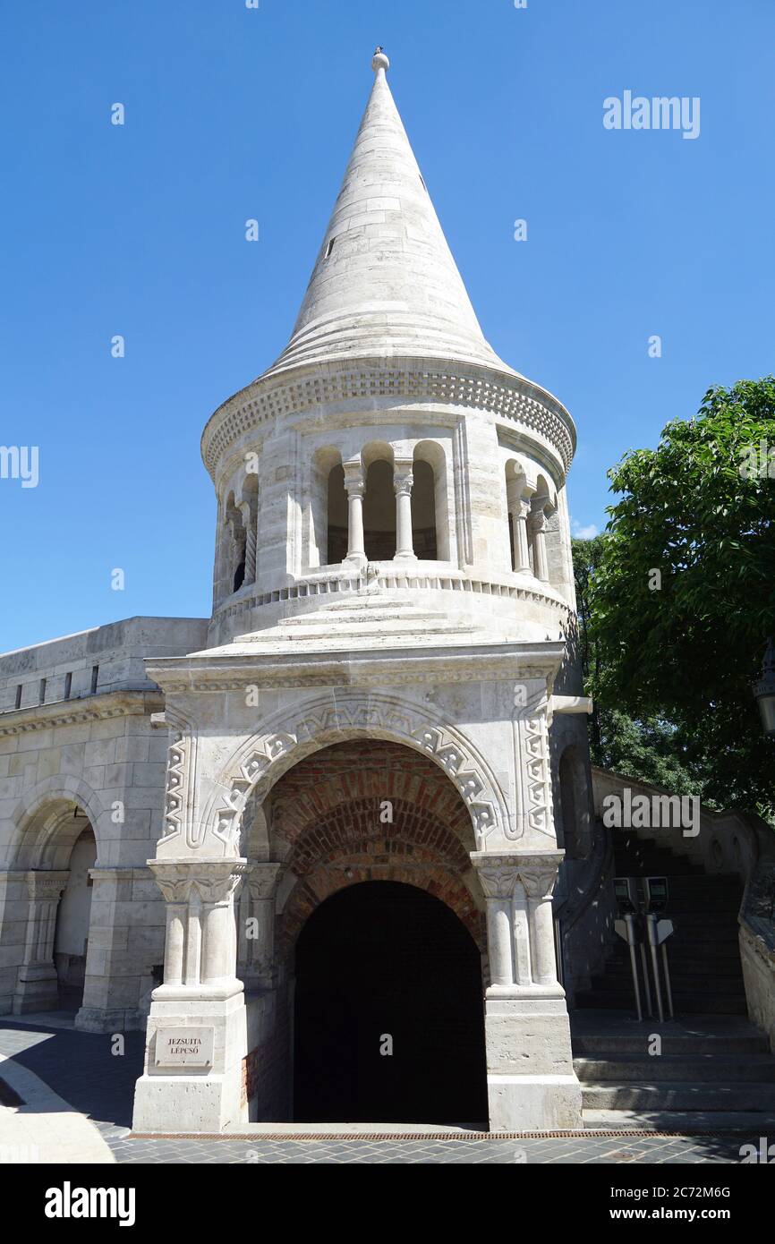 Le Bastion des pêcheurs est une terrasse de style néo-gothique et néo-roman située sur la rive Buda du Danube, le quartier du château, Budapest, Hubgary Banque D'Images