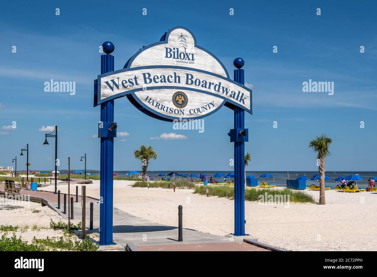 Promenade sur la plage de Biloxi, Mississippi Gulf Coast. Banque D'Images