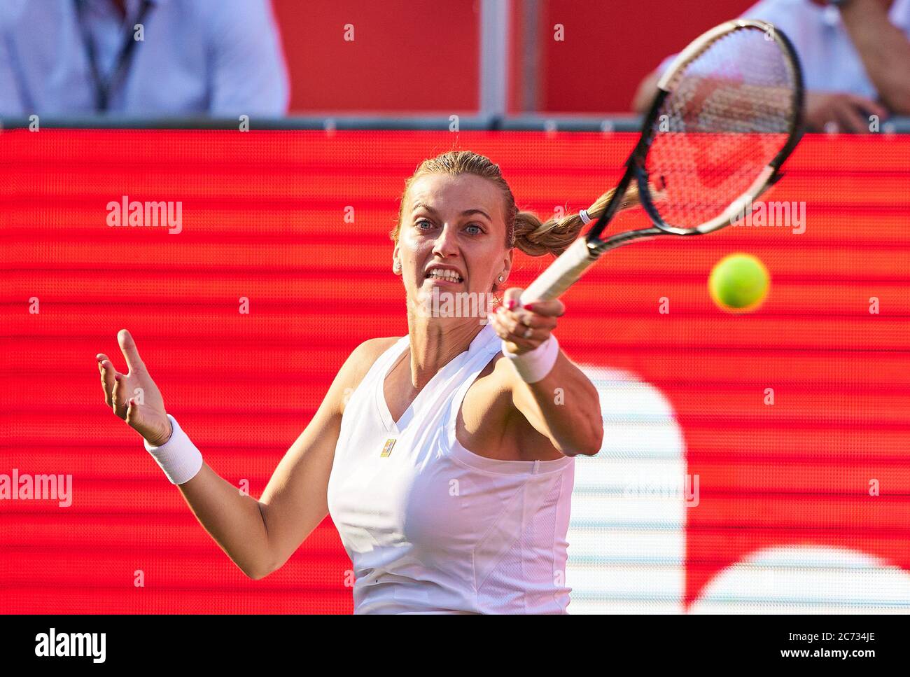 Berlin, Allemagne. 13 juillet 2020. Petra KVITOVA (CZE) dans son match contre Andrea PETKOVIC (GER) au tournoi de tennis Bett1 ACES sur gazon à Berlin , 13 juillet 2020. © Peter Schatz / Alamy Live News crédit: Peter Schatz/Alamy Live News Banque D'Images