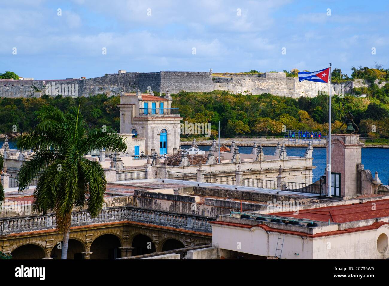 LA HAVANE, CUBA - VERS JANVIER 2020 : toits à la Havane Banque D'Images