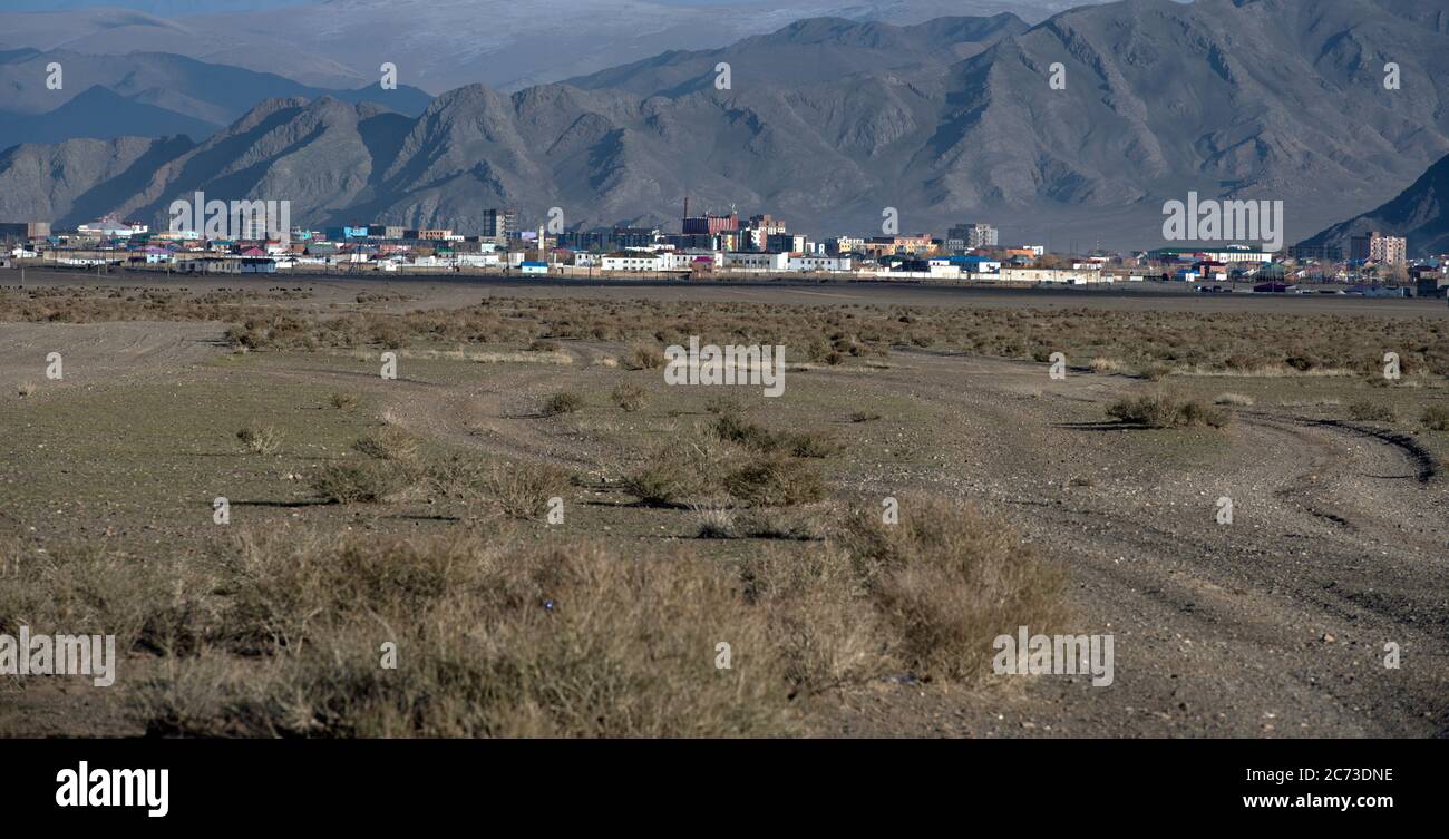 La ville d'Olgii est la capitale de la province de Bayan-Olgii, dans l'ouest de la Mongolie. Banque D'Images