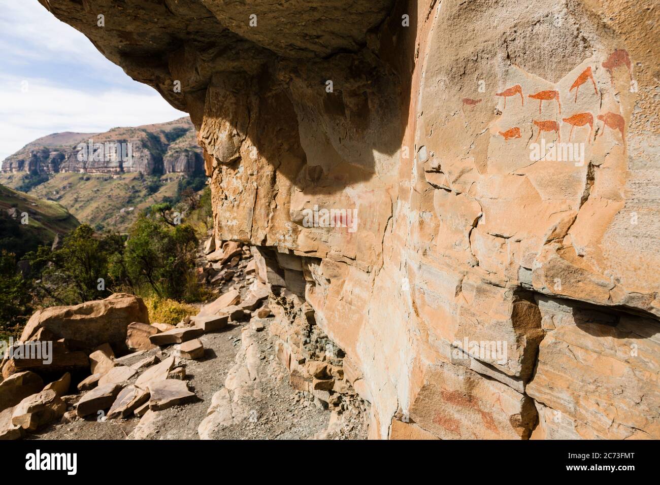 Drakensberg, site d'art rupestre « Battle Cave », peintures rupestres de Bush, réserve de jeux de Giants Castle, Uthukela, KwaZulu-Natal, Afrique du Sud, Afrique Banque D'Images