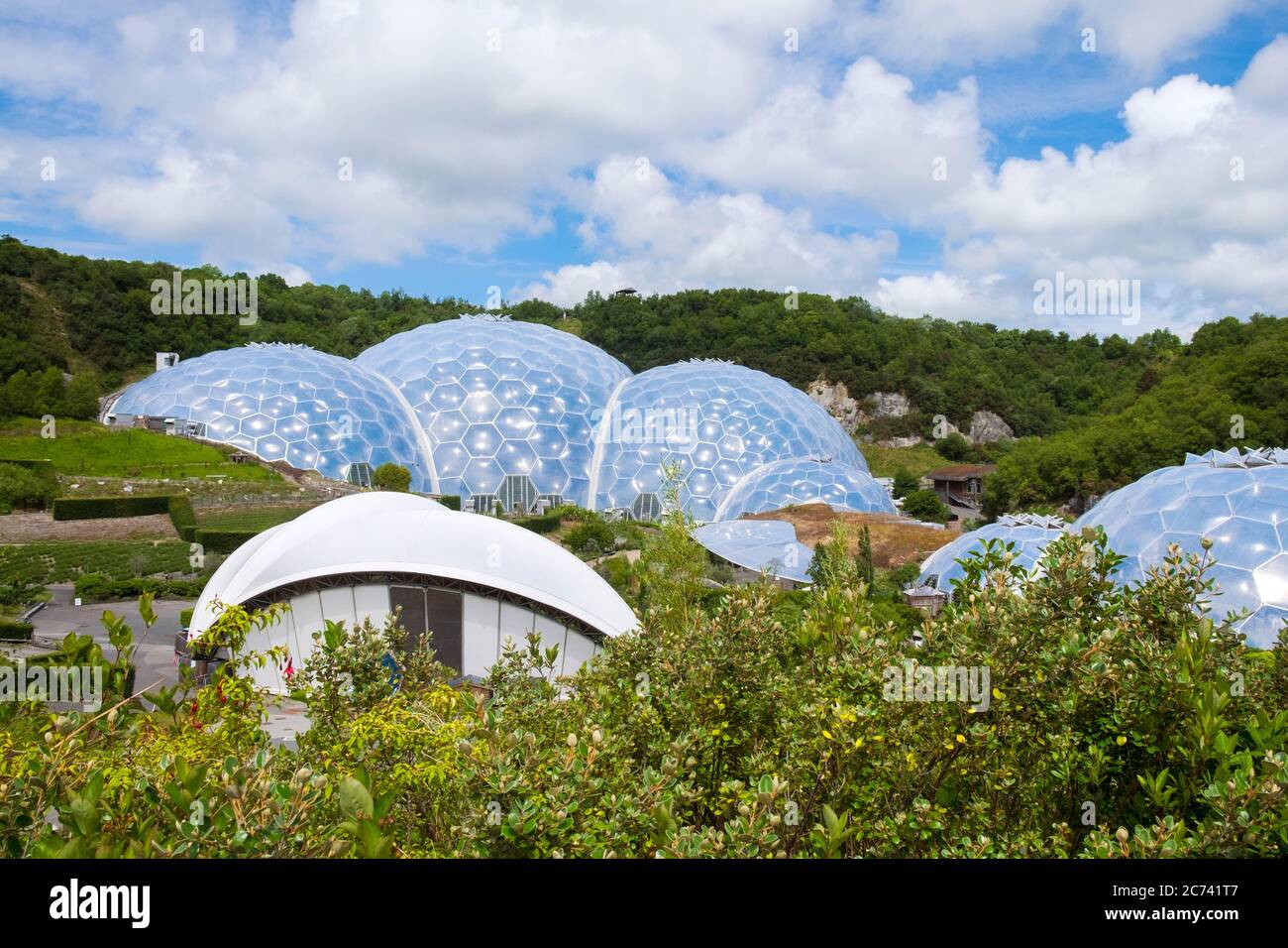 Les biomes du projet Eden près de St Austell, dans les Cornouailles. Banque D'Images