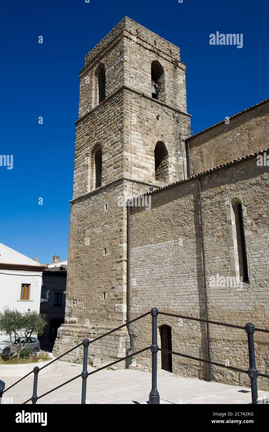 Italie, Basilicate, Acerenza, la cathédrale d'Acerenza, dédiée à Santa Maria Assunta et San Canio Bishop dans le style roman-gothique de la 13ème annonce de chenturie. Banque D'Images