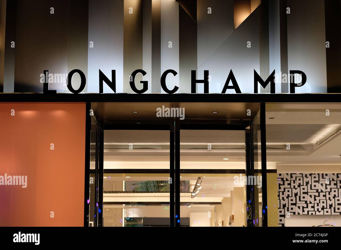 Longchamp marque de luxe sale