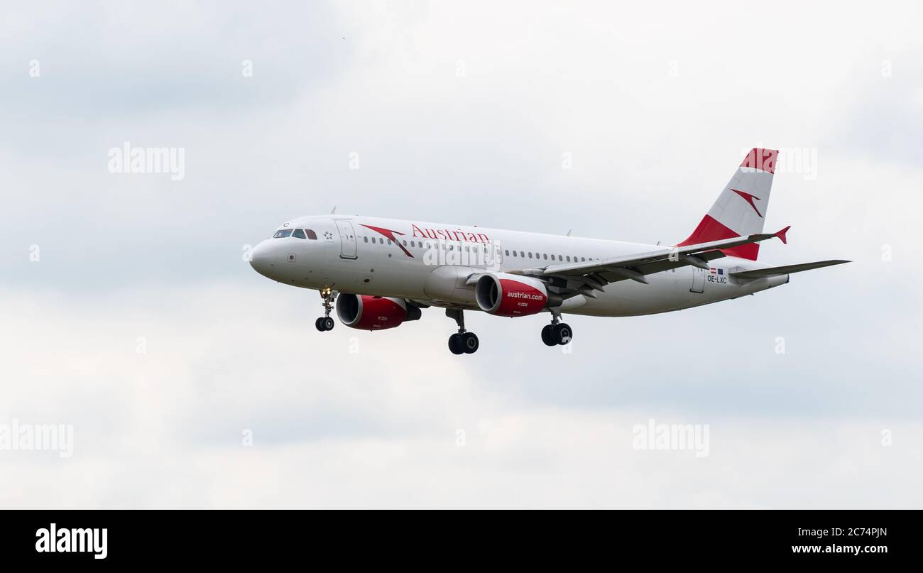 Heathrow, Royaume-Uni - août 03 2019: Austrian Airlines Airbus A320-16 enregistrement OE-LXC, numéro de vol OS461 arrivant à l'aéroport de Heathrow Banque D'Images
