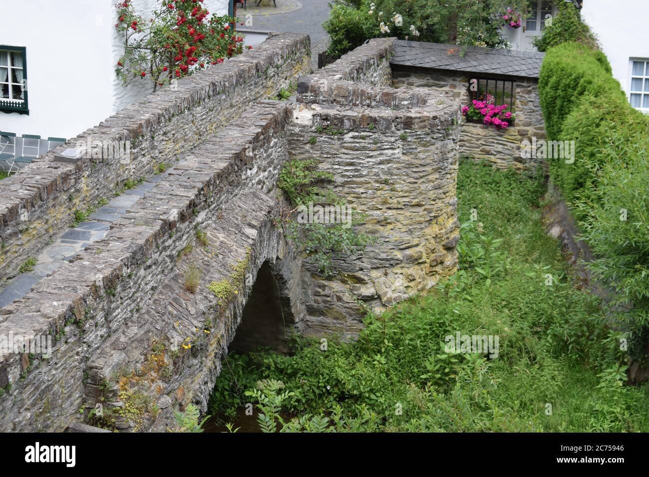 Ancien pont 'Jakobsbrücke' dans le Monreal médiéval Banque D'Images