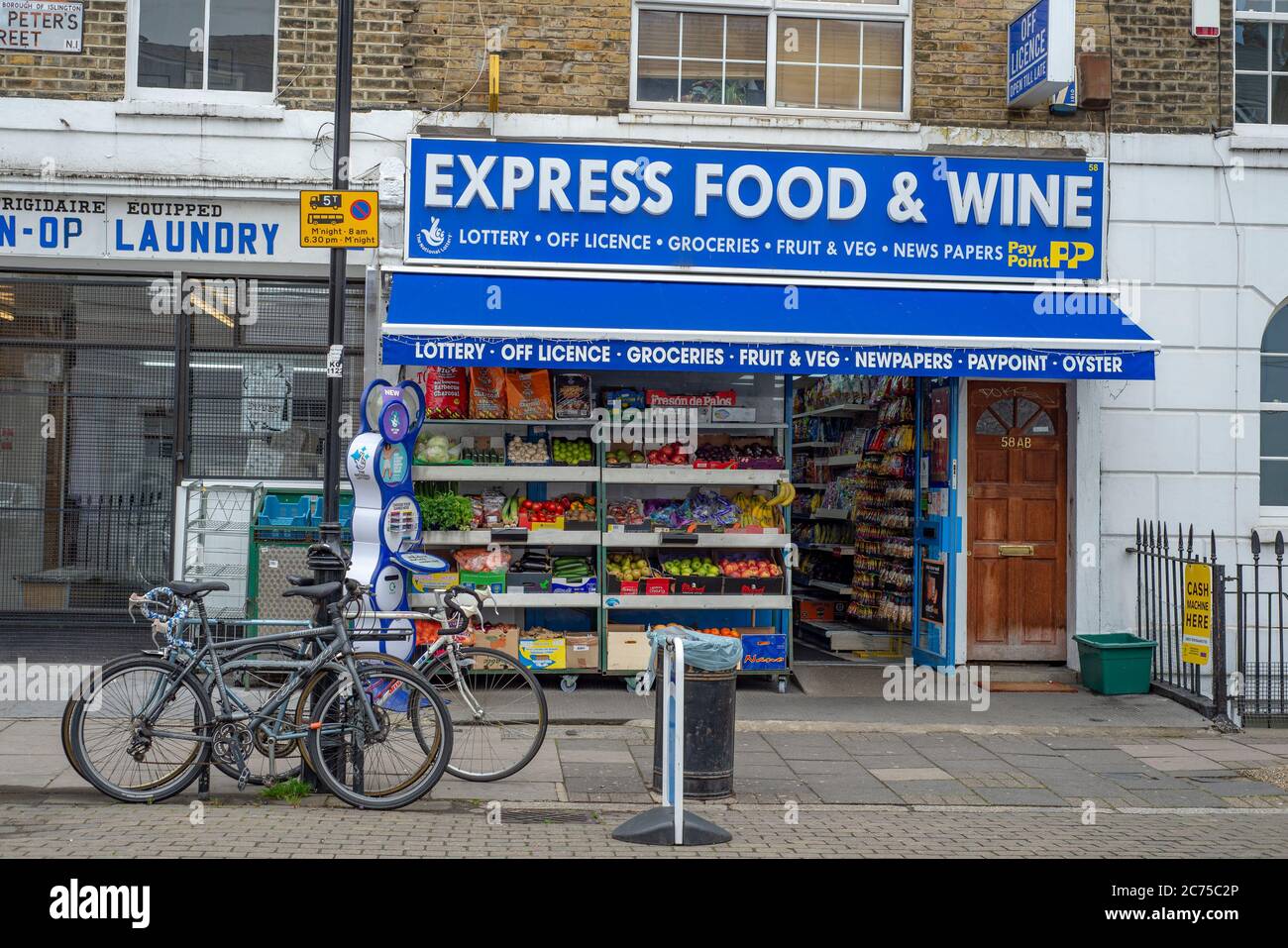 Express Food and Wine Shop, Islington, Londres. Banque D'Images