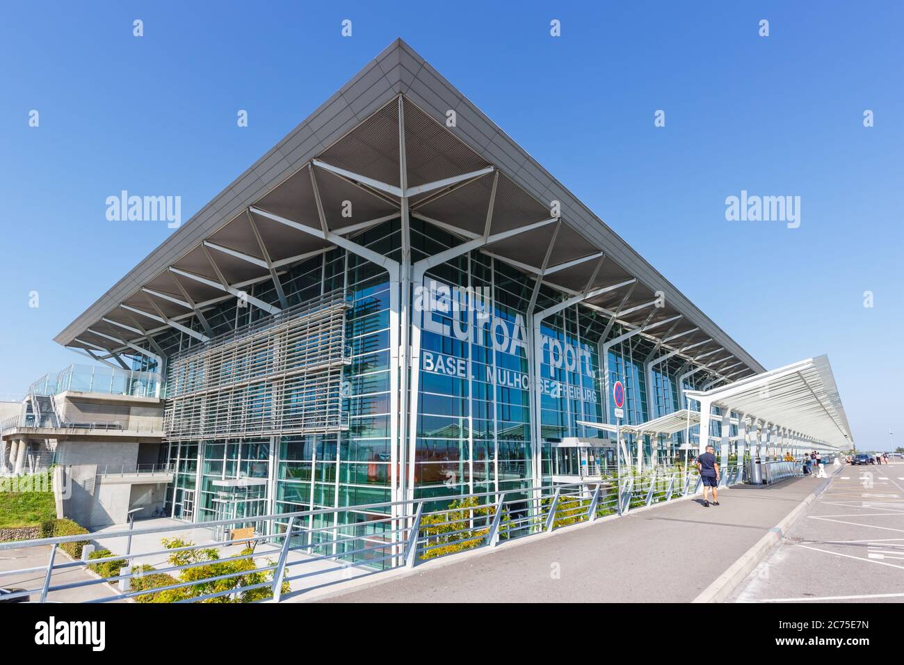 Mulhouse, France - 31 août 2019 : terminal de l'aéroport EuroAirport de Bâle  Mulhouse (EAP) en France Photo Stock - Alamy