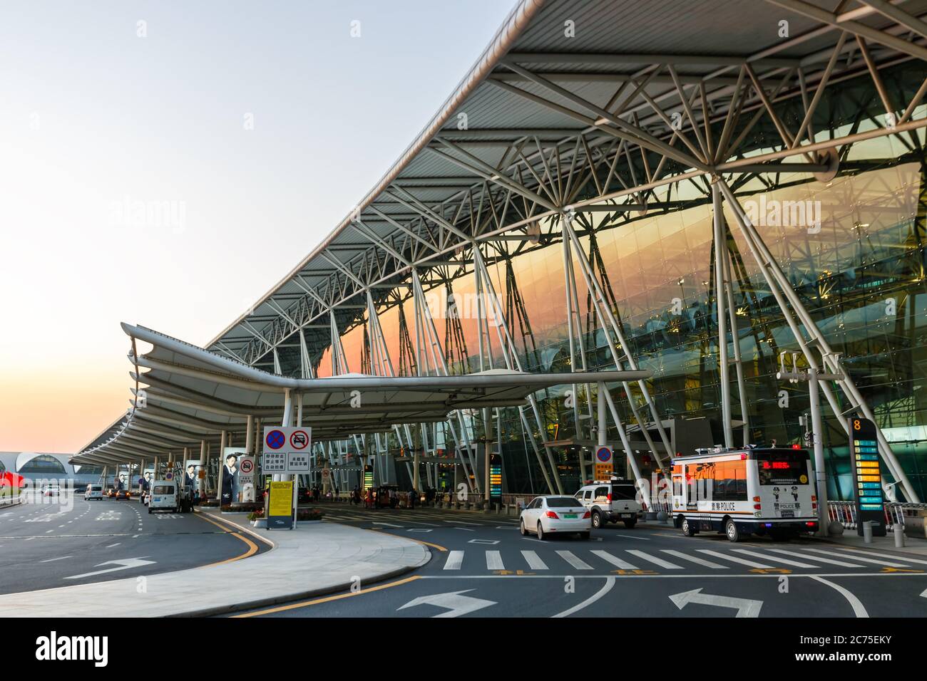 Guangzhou, Chine - 24 septembre 2019 : terminal 1 de l'aéroport de Guangzhou Baiyun (CAN) en Chine. Banque D'Images