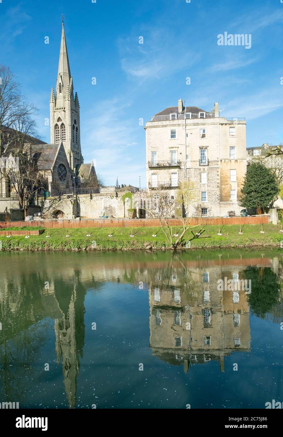 Eglise St John's, près de la rivière Avon, Bath, Royaume-Uni Banque D'Images