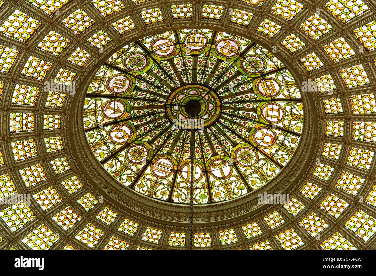 Le dôme Tiffany dans le Chicago Cultural Center, Chicago, Illinois, États-Unis Banque D'Images