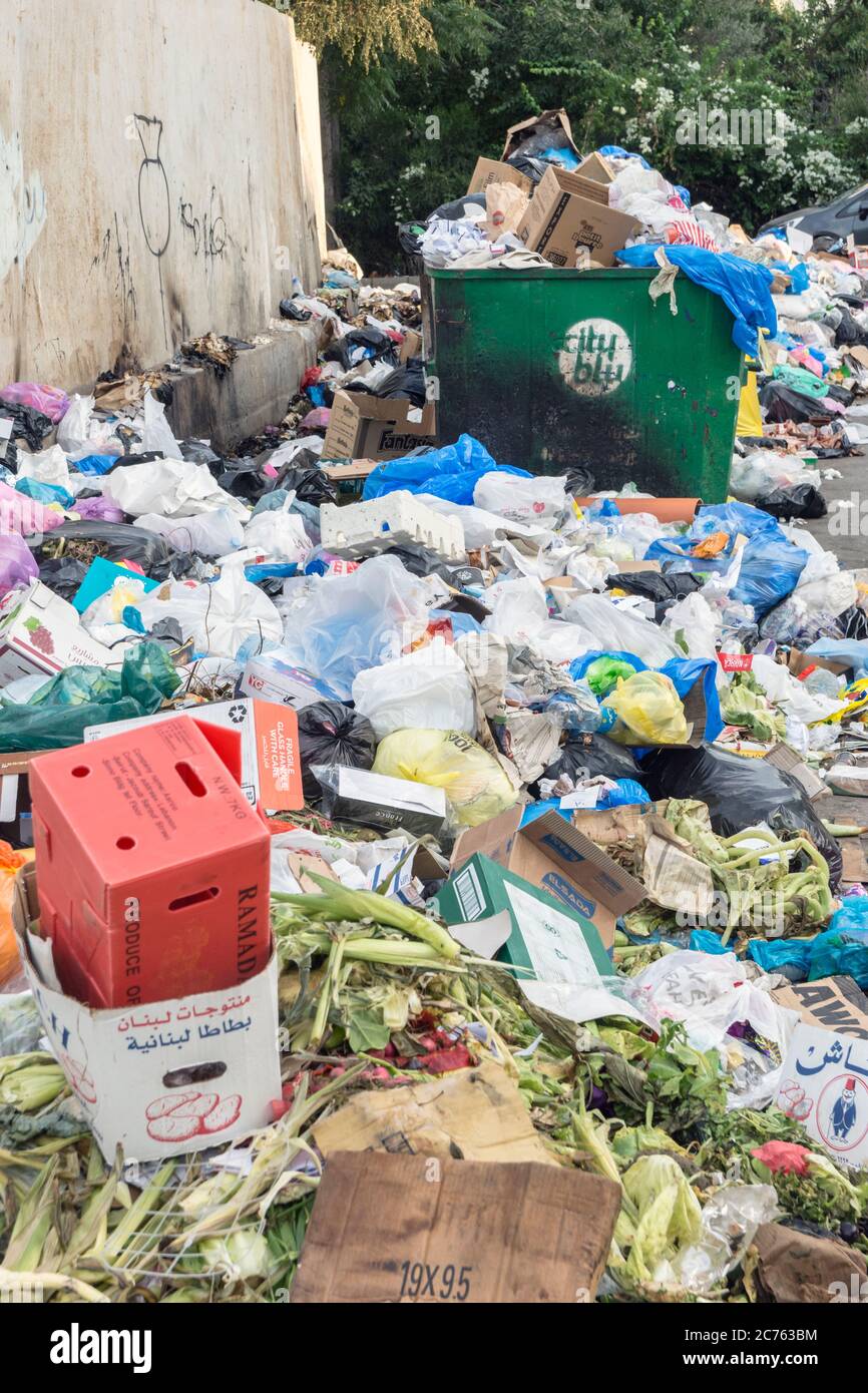 Beyrouth, Liban. Juillet 2020. Accumulation de déchets dans les rues de Beyrouth Banque D'Images