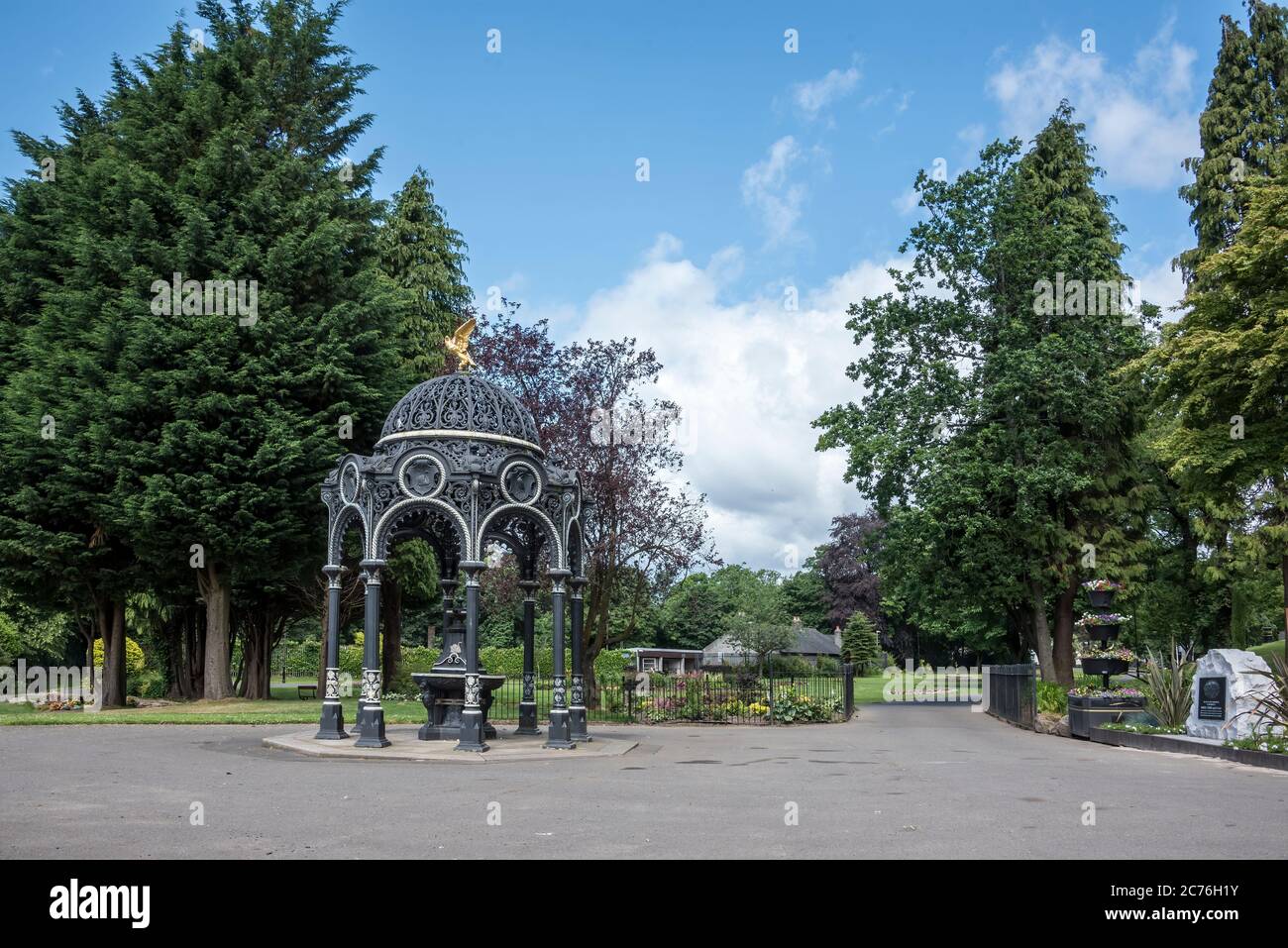 La fontaine ornementale Dalmuir à l'entrée du parc Dalmuir. Banque D'Images