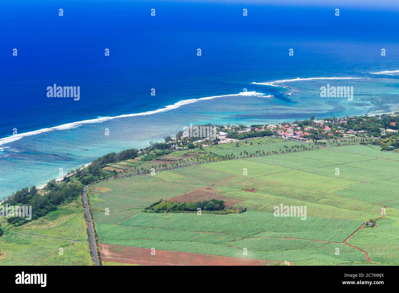 Vue aérienne du récif de corail depuis l'hélicoptère, Maurice, Afrique Banque D'Images