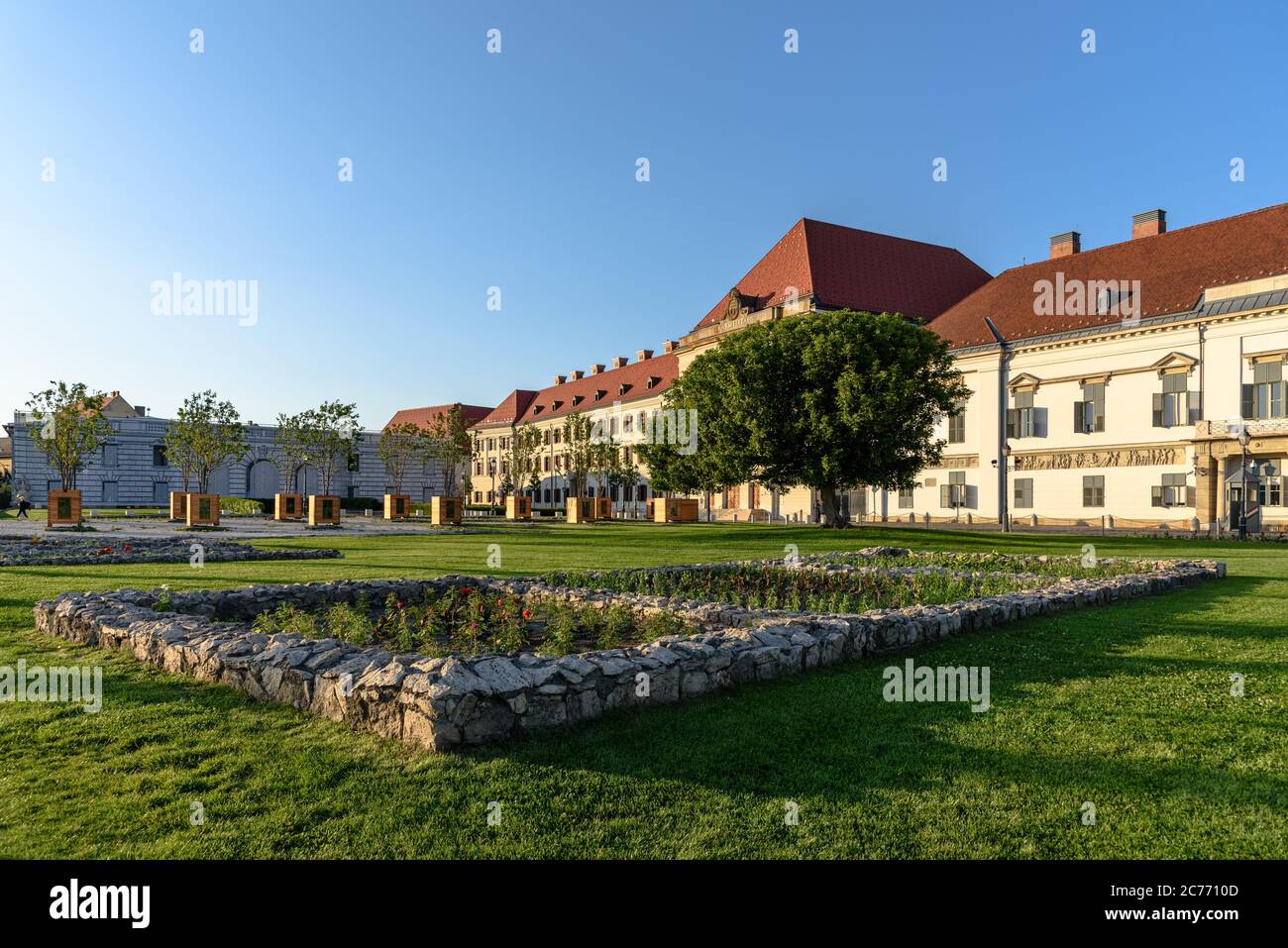 Le monastère Carmélite dans le quartier du château de Buda, qui abrite aujourd'hui le bureau du Premier ministre Banque D'Images