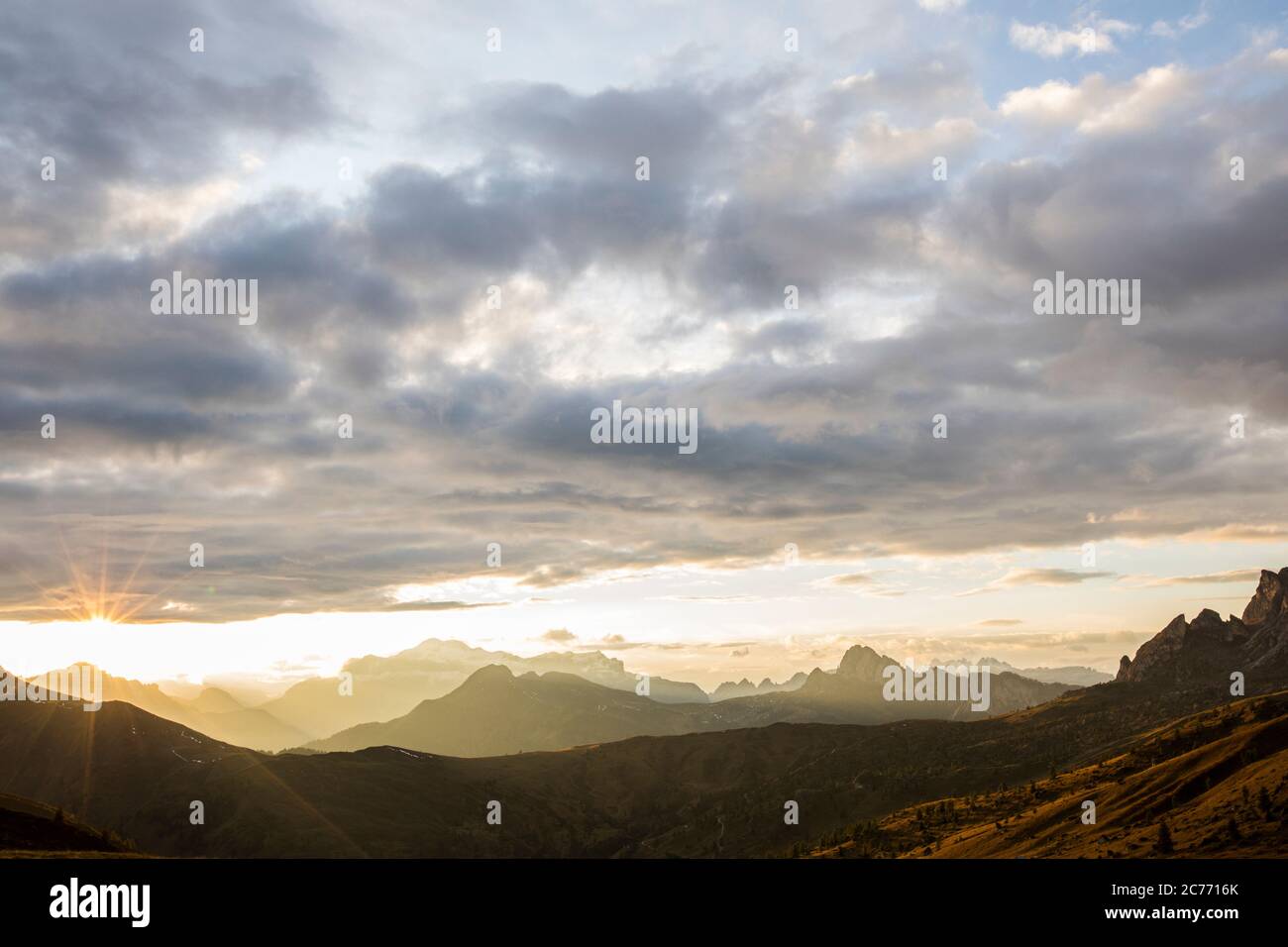 Paysage de montagne au coucher du soleil, Dolomites, Italie Banque D'Images