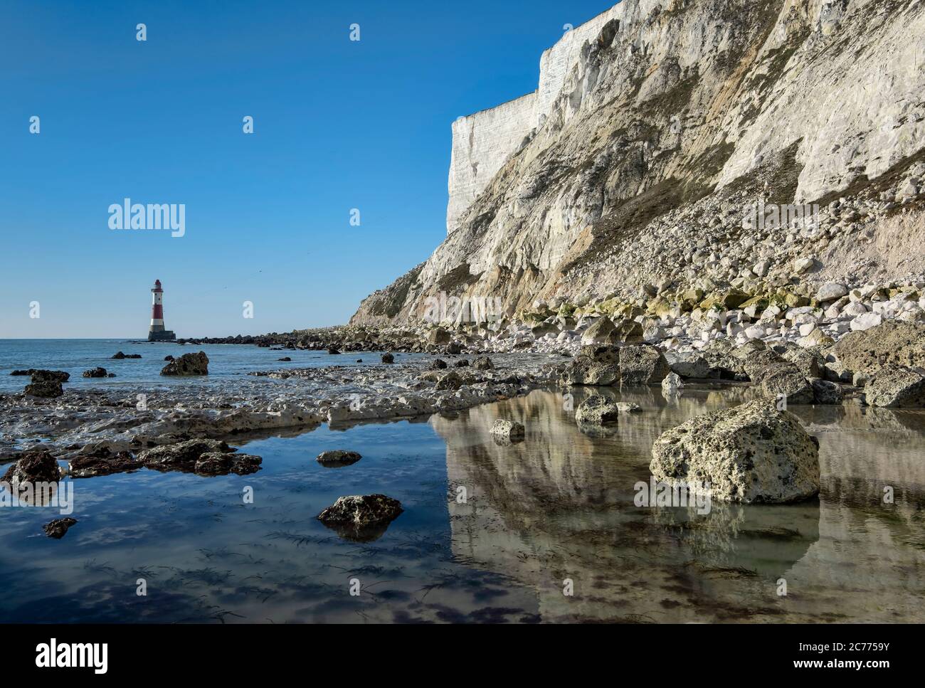 Beachy Head Lighthouse et Beachy Head White Chalk Cliffs, Beachy Head, près d'Eastbourne, South Downs National Park, East Sussex, Angleterre, Royaume-Uni Banque D'Images