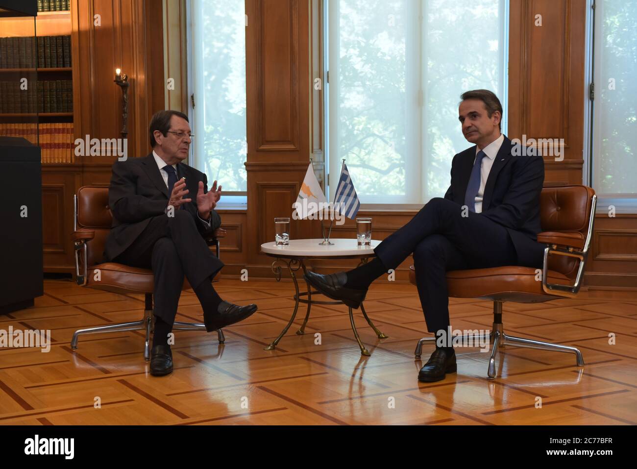 Athènes, Grèce. 14 juillet 2020. Nicos Anastasiades Président de la République de Chypre (à gauche) et le Premier ministre grec Kyriakos Mitsotakis (à droite), au cours de leur réunion. (Photo par Dimitrios Karvountzis/Pacific Press) crédit: Pacific Press Agency/Alay Live News Banque D'Images