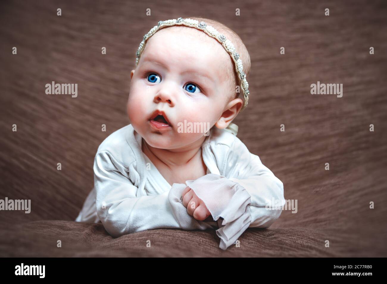 Fille Aux Yeux Bruns Banque D Image Et Photos Alamy