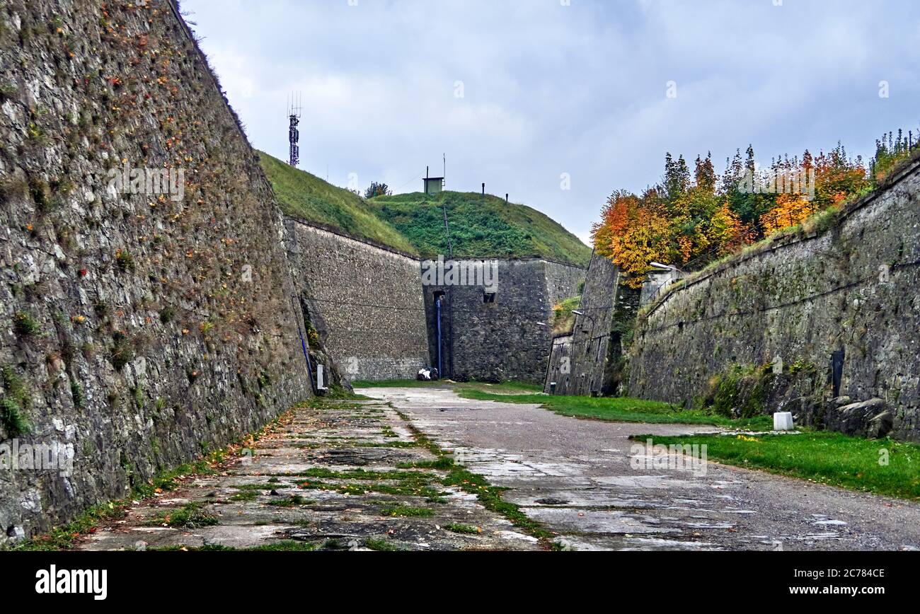 Pologne. La forteresse de Klodzko est un complexe de fortification unique de la Voïvodeship de Silésie inférieure dans le sud-ouest de la Pologne. La forteresse était autrefois l'un des plus grands bastions de la Silésie prussienne, en 1960, elle a été inscrite dans le registre des monuments historiques. Banque D'Images