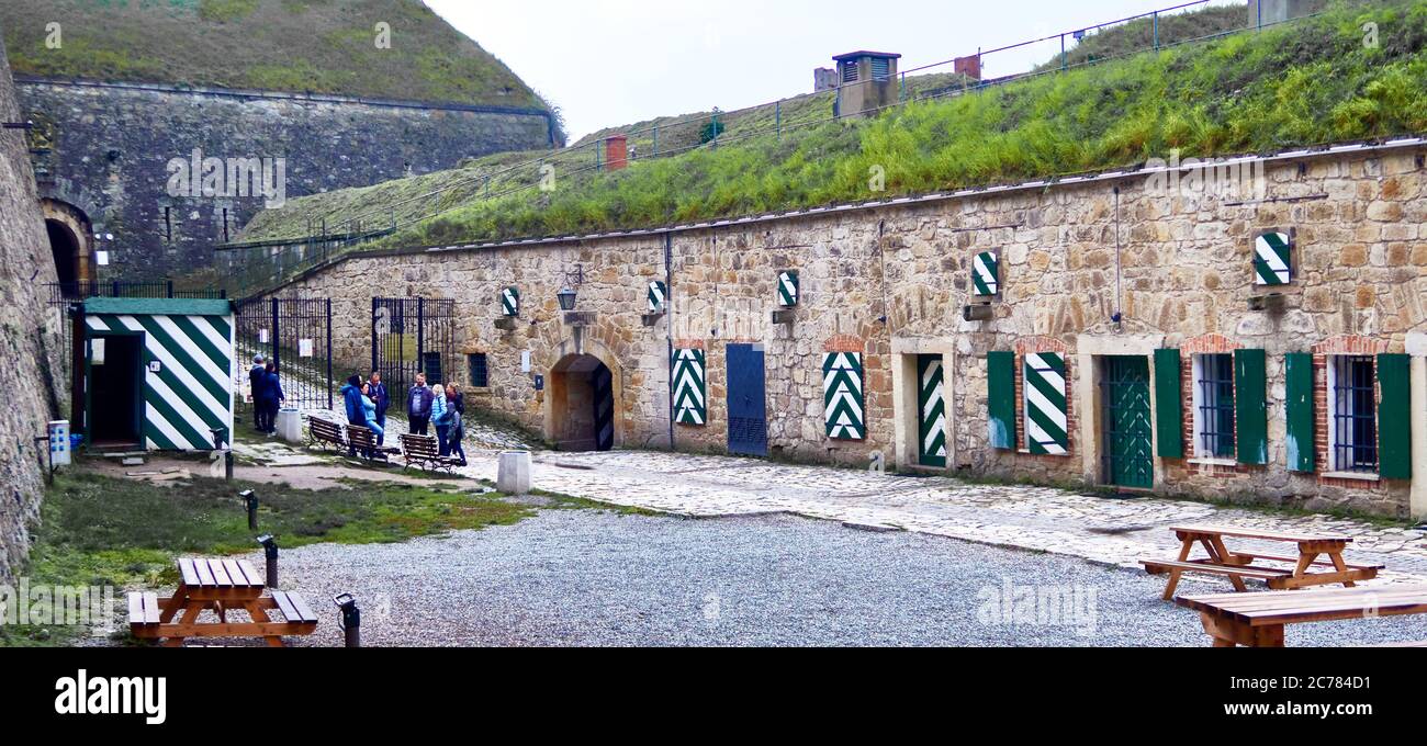 Pologne. La forteresse de Klodzko est un complexe de fortification unique de la Voïvodeship de Silésie inférieure dans le sud-ouest de la Pologne. La forteresse était autrefois l'un des plus grands bastions de la Silésie prussienne, en 1960, elle a été inscrite dans le registre des monuments historiques. Banque D'Images