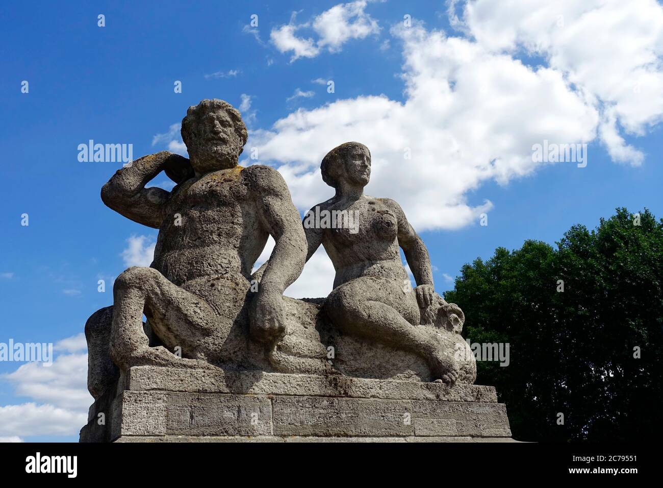 Tritone et nymph, pont Carl Zuckmayer à Berlin, Allemagne Banque D'Images