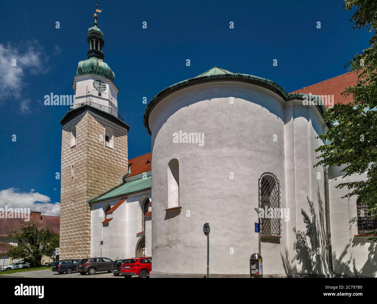 Tour de cloche et transept rond à l'église Assomption à Bruntal, Silésie tchèque, région morave-Silésie, République tchèque Banque D'Images
