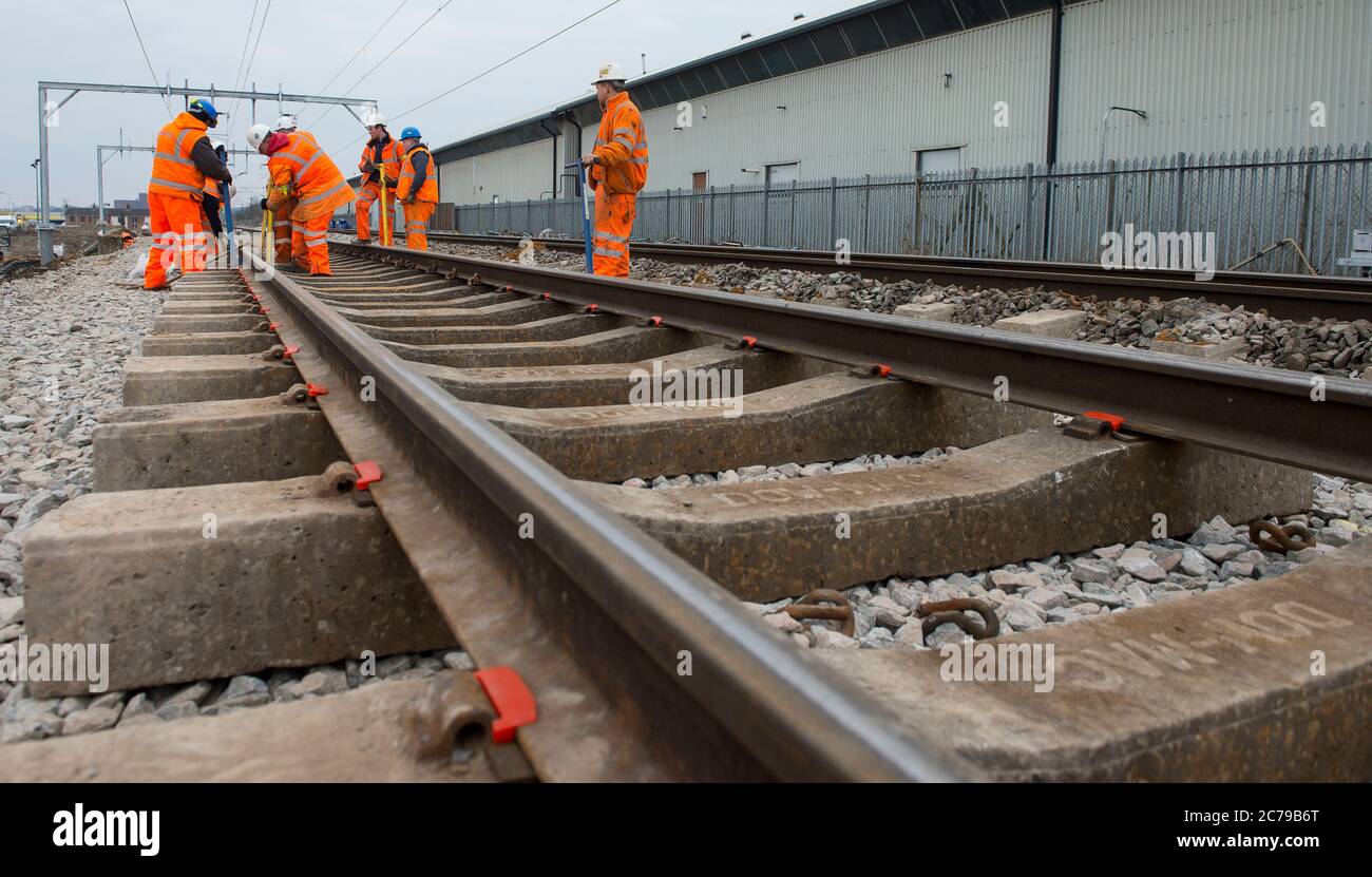 L'équipe de chemin de fer permanent travaillant sur la voie ferrée au Royaume-Uni. Banque D'Images