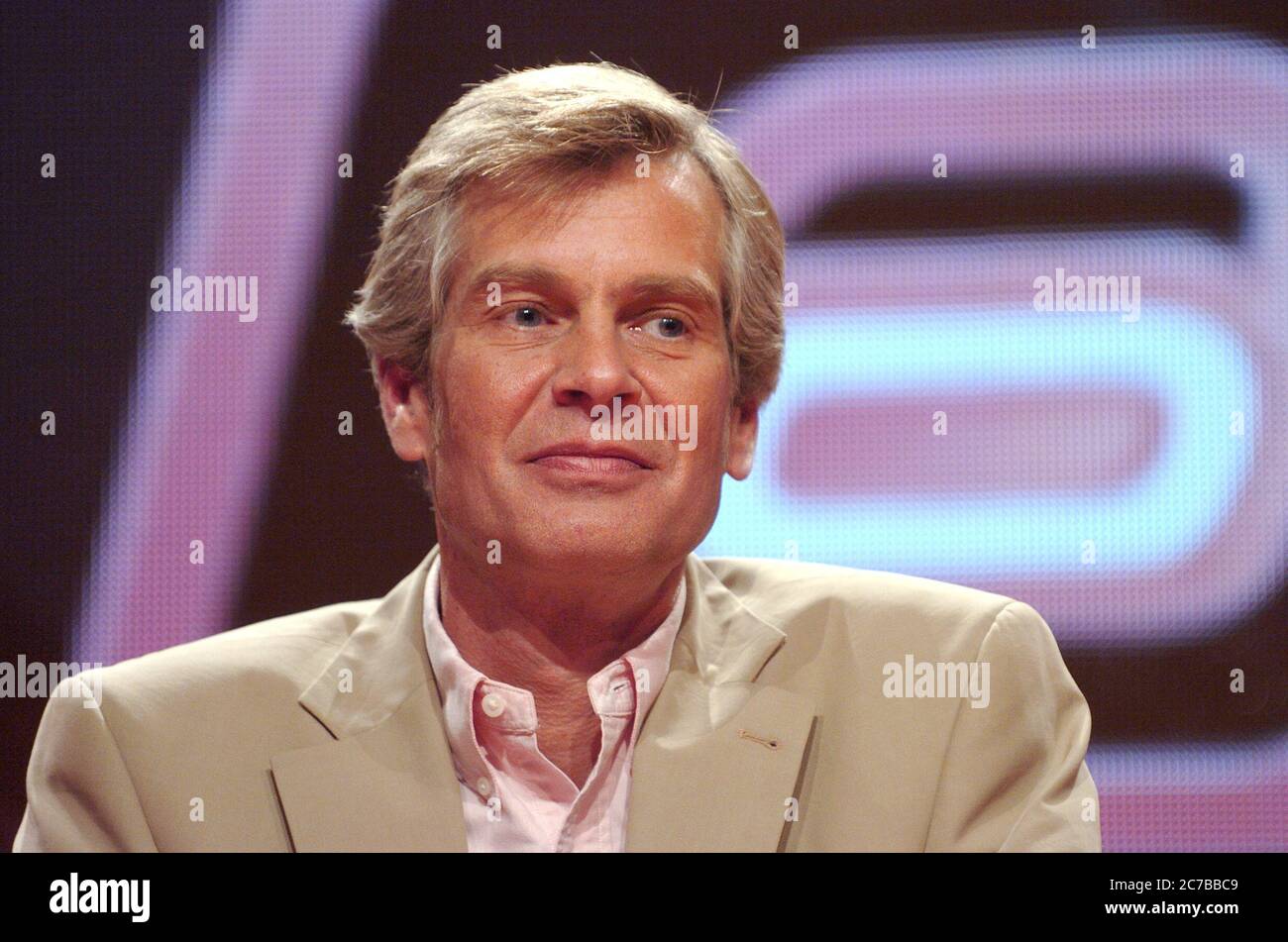 Albrecht SCHMITT FLECKENSTEIN est mort. Il faisait partie de l'équipe fondatrice de Ran le samedi 1. Photo de l'archive: Albrecht Schmtt -Fleckenstein, rédacteur en chef. Photo unique, motif unique coupé, portrait, portrait, portrait. Salle de conférence de presse Sportrechte Marketing GMBH, propriétaire des droits de Bundesliga Live TV, présentera les points clés de leur offre à Munich le 27 mars 2006. Football, droits de télévision. | utilisation dans le monde entier Banque D'Images