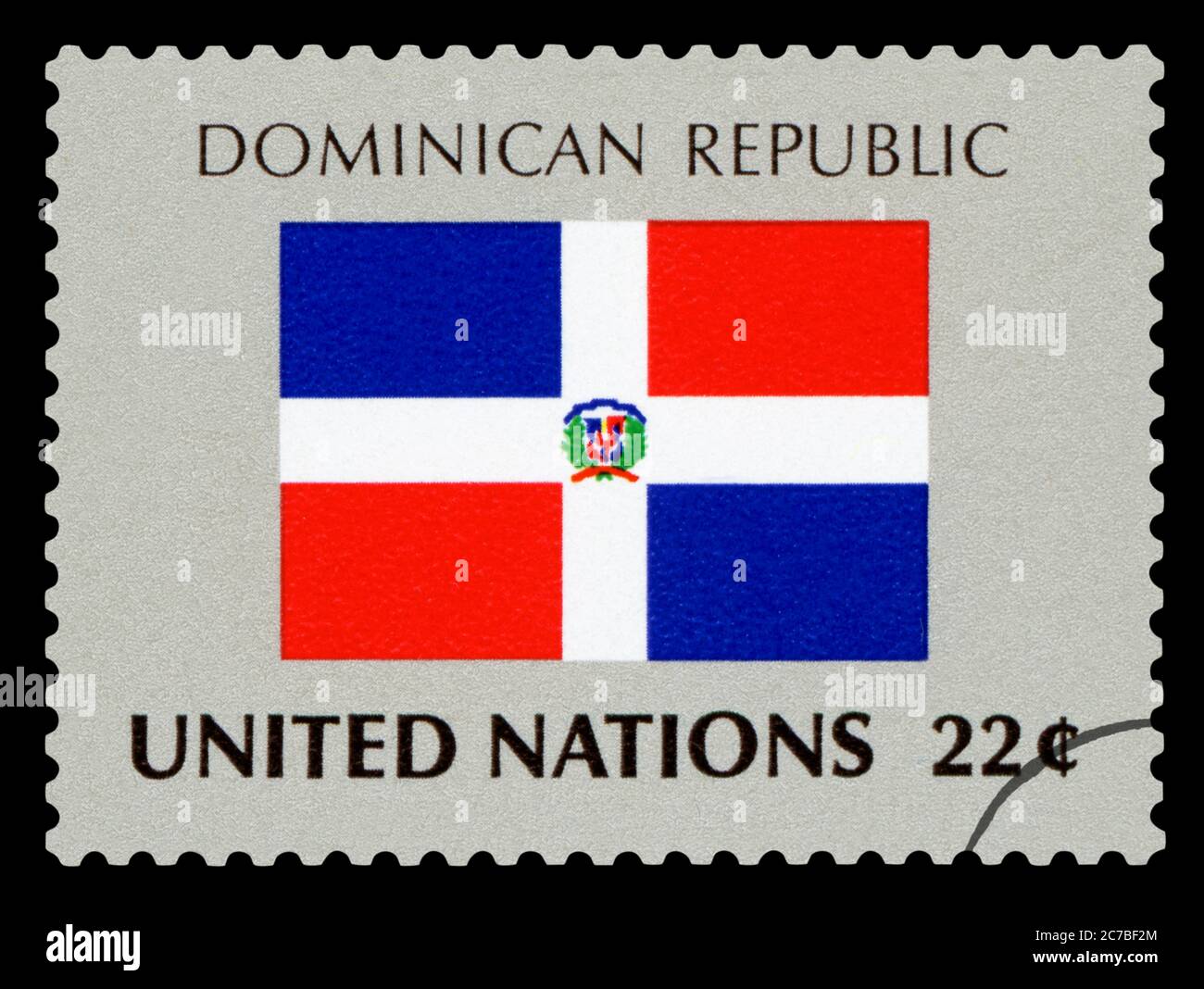 RÉPUBLIQUE DOMINICAINE - timbre de poste du drapeau national de la République dominicaine, série des Nations Unies, vers 1984. Isolé sur fond noir. Banque D'Images