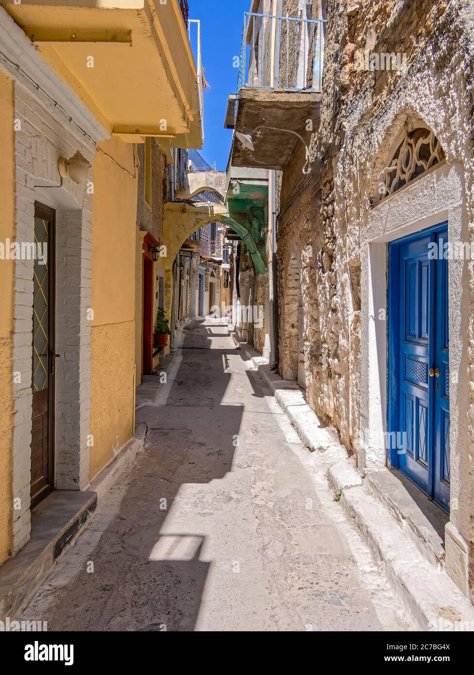 Promenade dans les ruelles médiévales de Pyrgi, île de Chios, Grèce. Homer était réputé avoir vécu à Chios. En 546, Chios soumis à Cyrus I de Perse; Banque D'Images