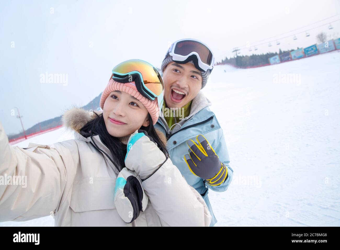 Les stations de ski s'emprennent en couple Banque D'Images