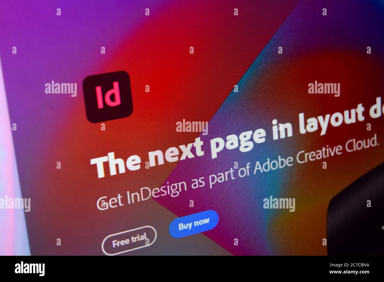 Page d'accueil du site Web Adobe InDesign sur l'écran de l'ordinateur. InDesign est un navigateur Web développé par Adobe. Bekasi, juillet 16 2020 Banque D'Images