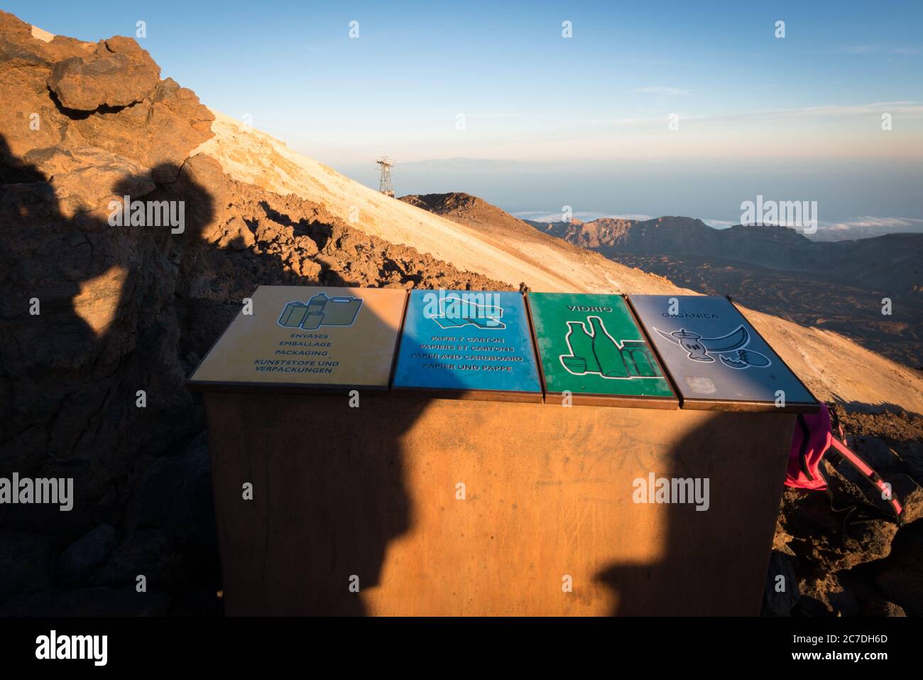 Recyclage des informations sur le chemin vers le haut du mont Teide à Ténérife, Iles Canaries, Espagne Banque D'Images