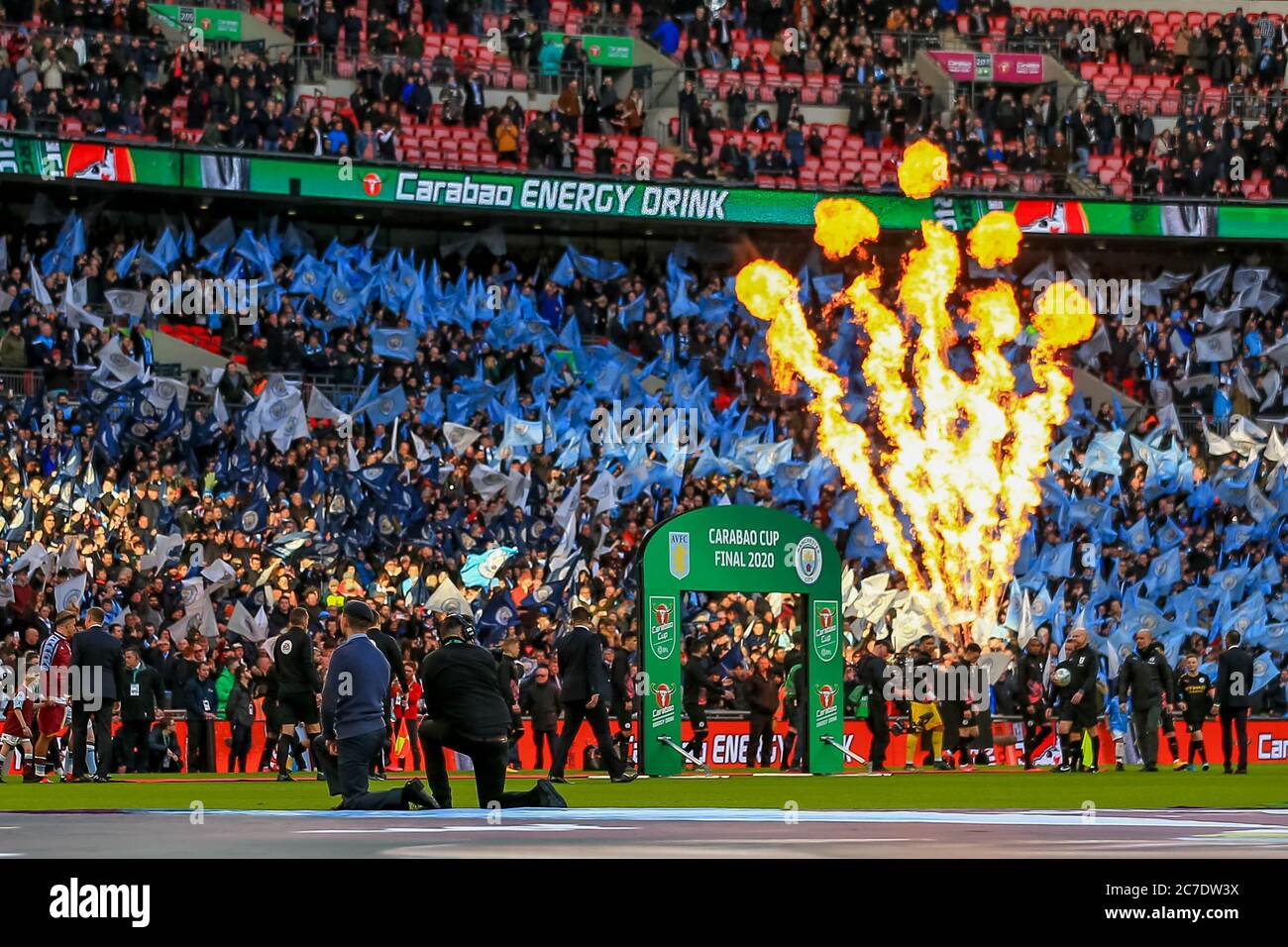 1er mars 2020, Wembley Stadium, Londres, Angleterre; finale de la coupe Carabao, Aston Villa v Manchester City : les joueurs se font sur le terrain Banque D'Images